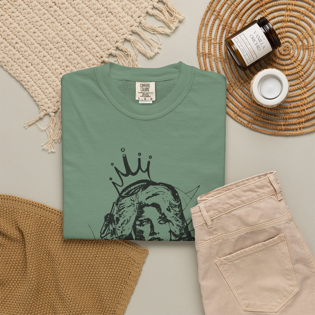 Queen of Country Graffiti Tee