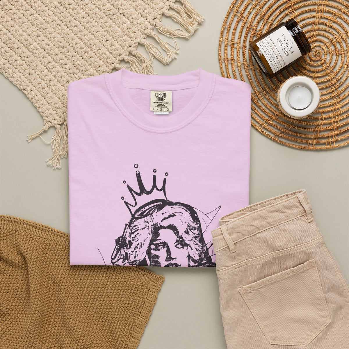 Queen of Country Graffiti Tee