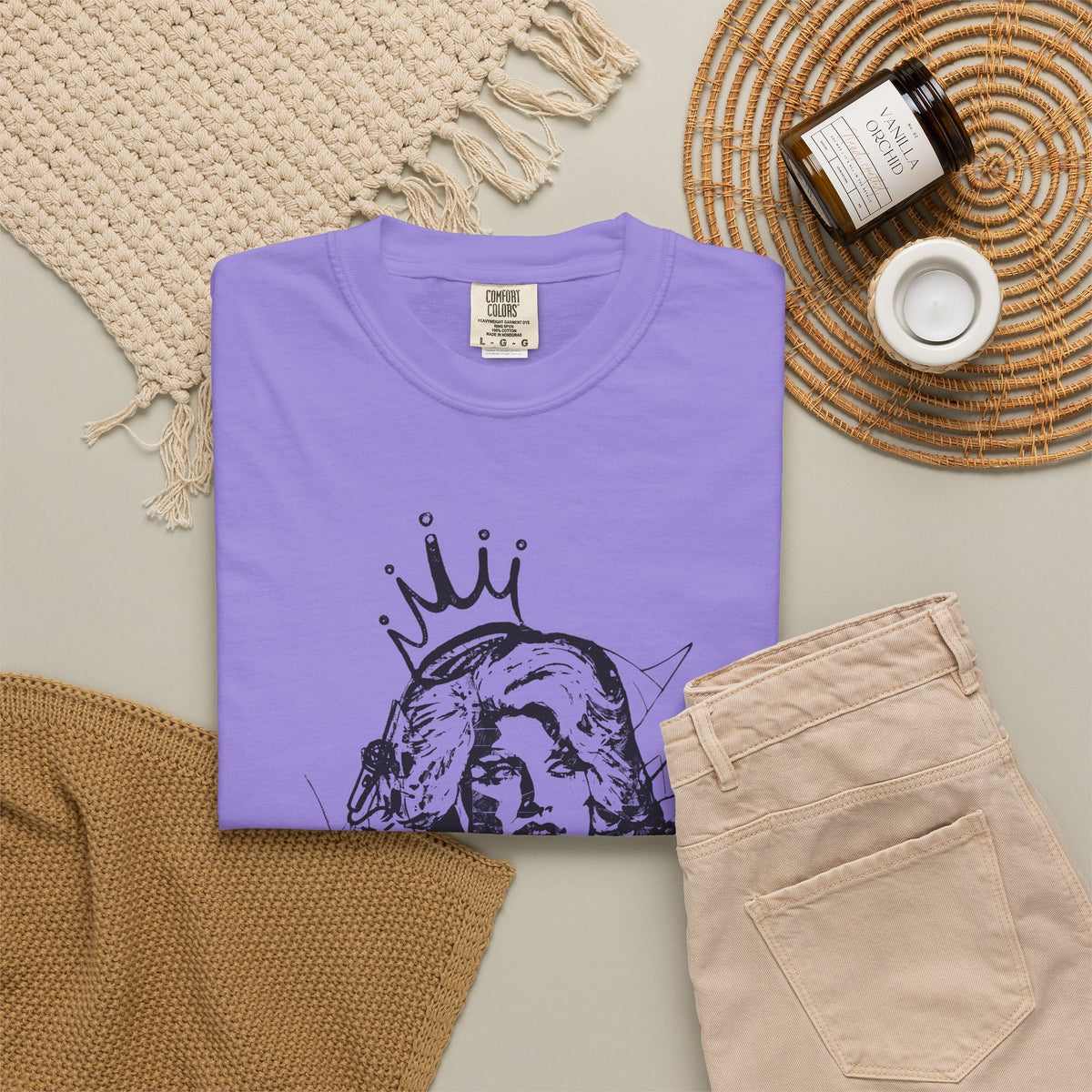 Queen of Country Graffiti Tee