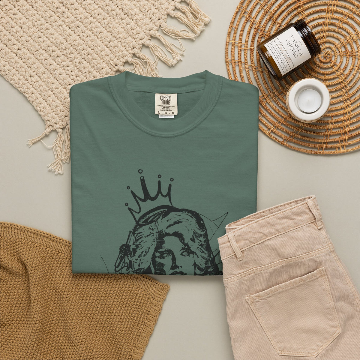 Queen of Country Graffiti Tee