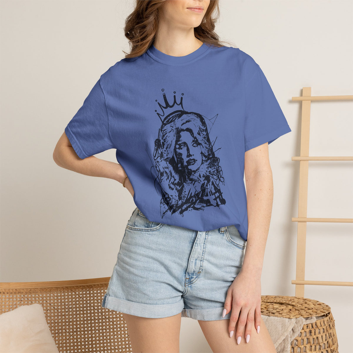 Queen of Country Graffiti Tee