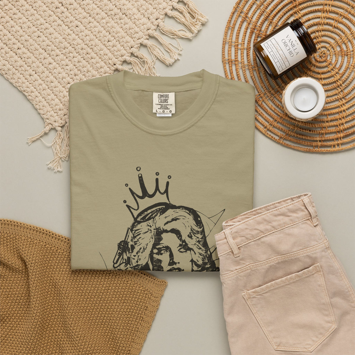 Queen of Country Graffiti Tee