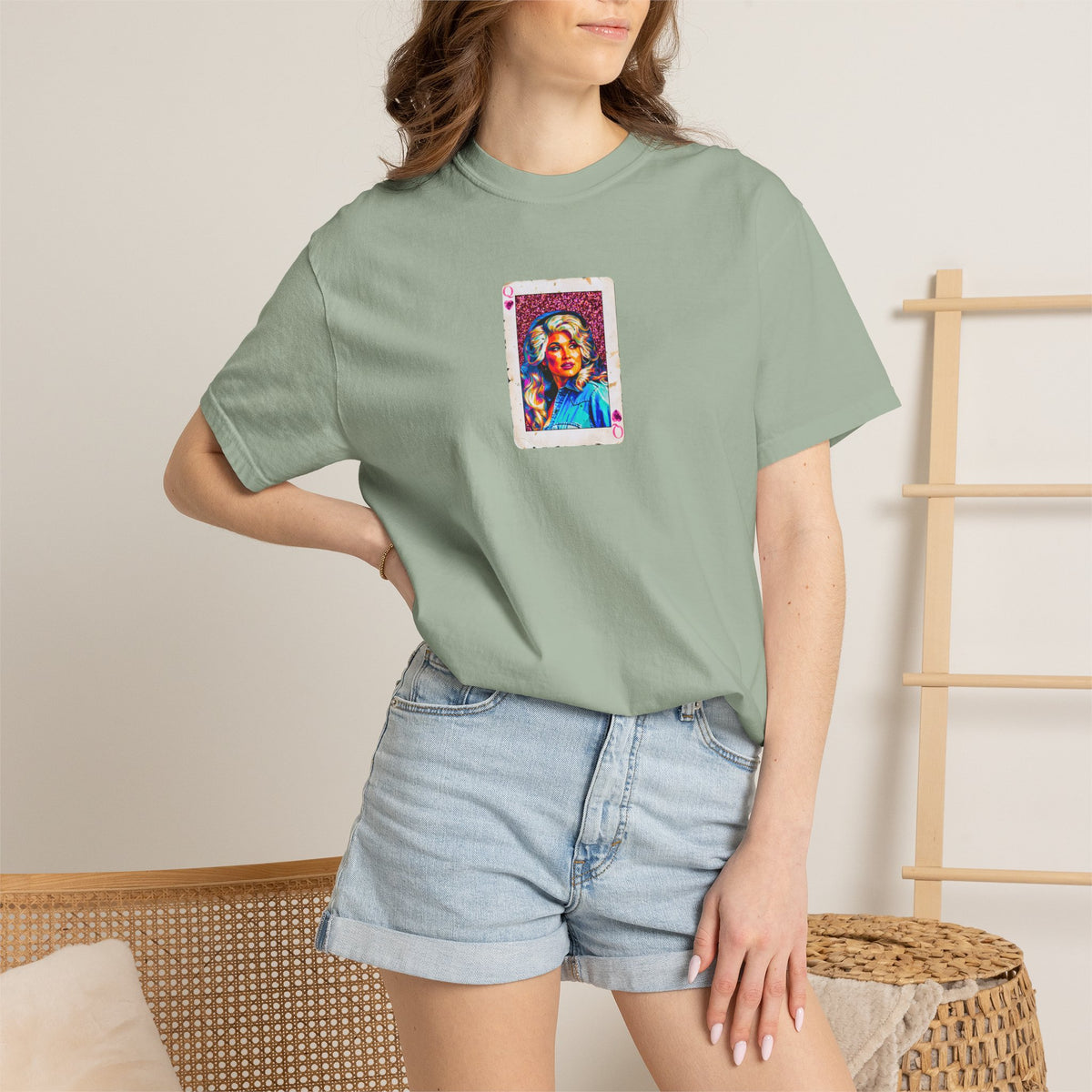 Queen of Hearts Tee