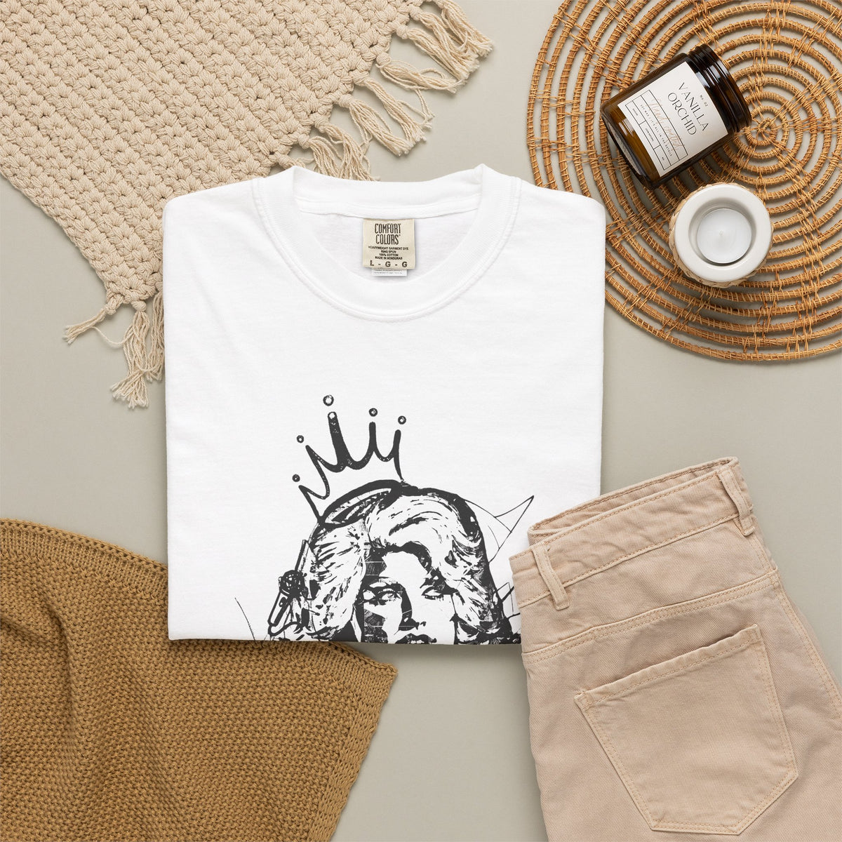 Queen of Country Graffiti Tee