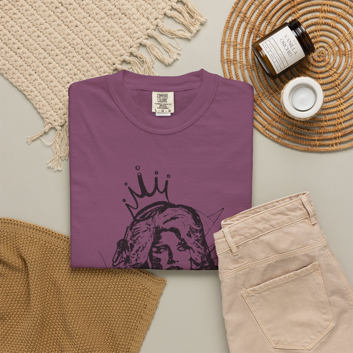 Queen of Country Graffiti Tee