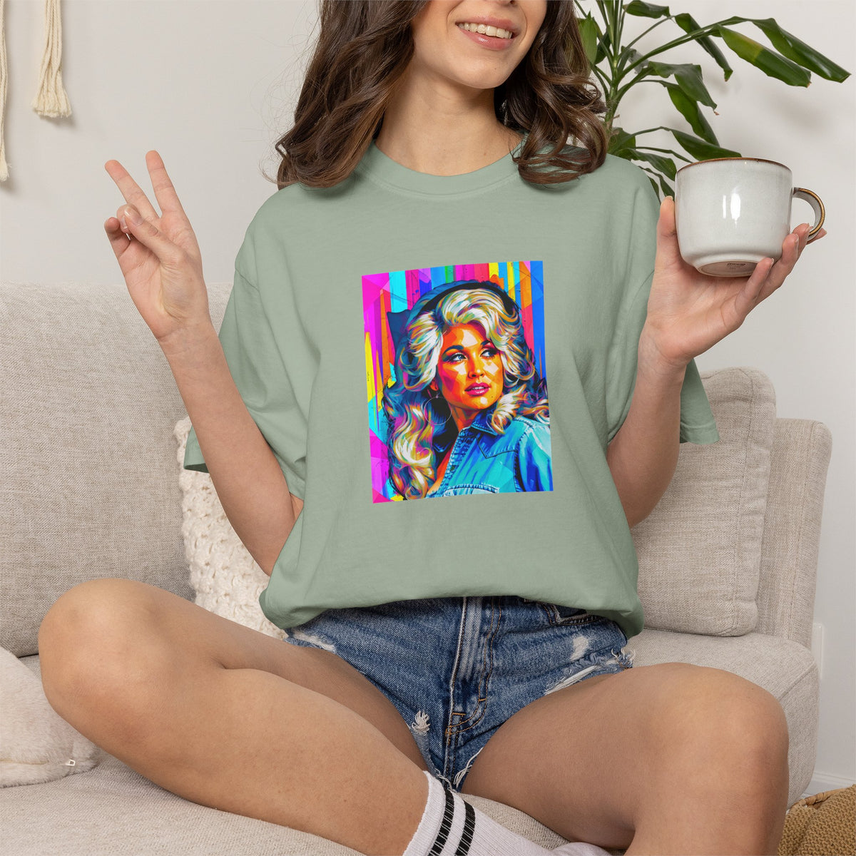 Queen of Country Tee