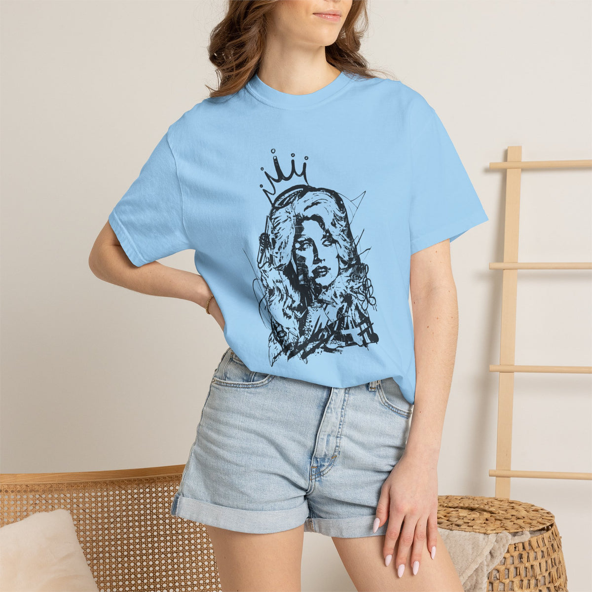 Queen of Country Graffiti Tee