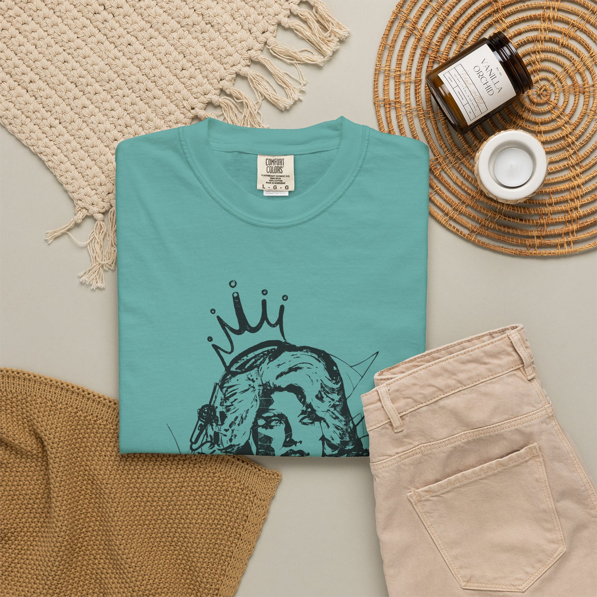 Queen of Country Graffiti Tee