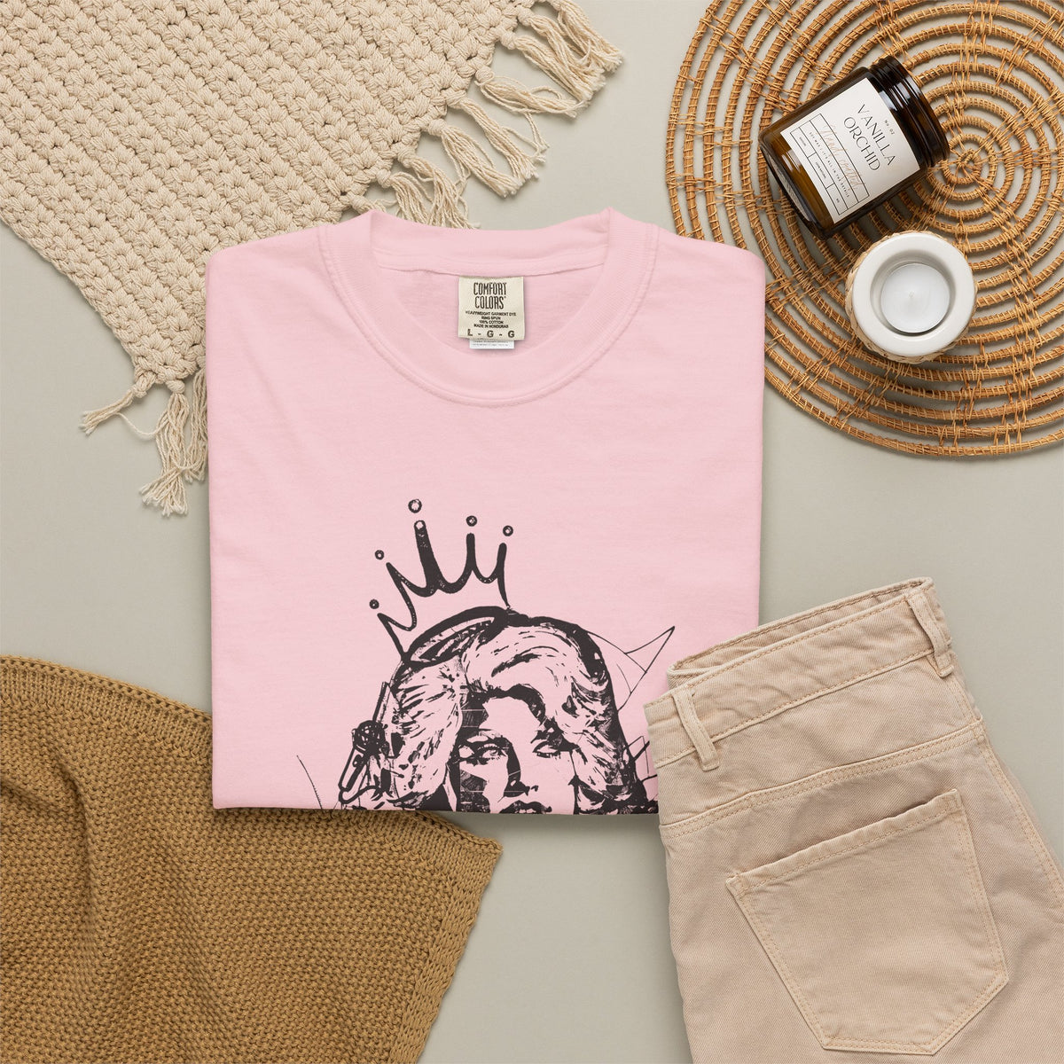 Queen of Country Graffiti Tee
