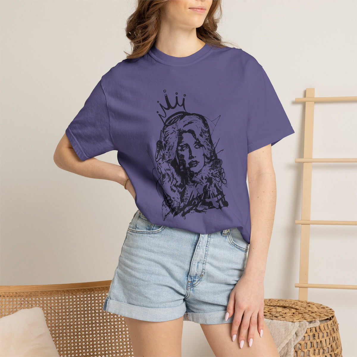 Queen of Country Graffiti Tee