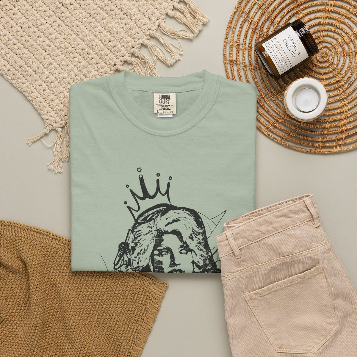 Queen of Country Graffiti Tee
