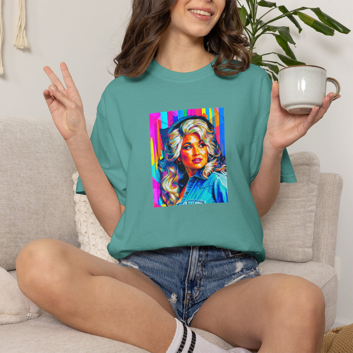 Queen of Country Tee