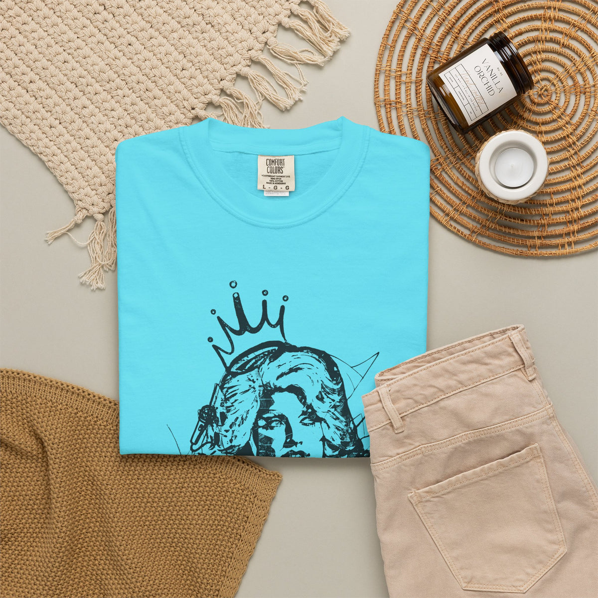 Queen of Country Graffiti Tee